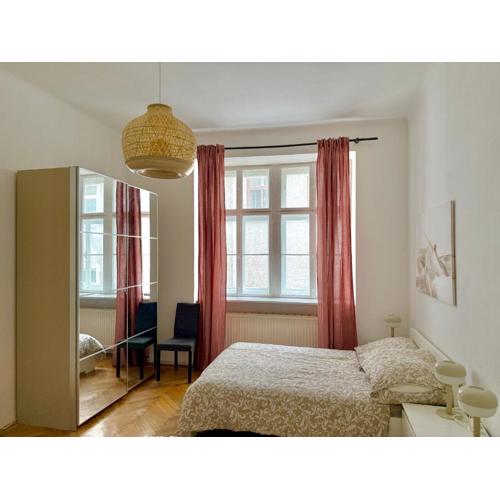 2-Bedroom Stylish Apartment with Free Parking