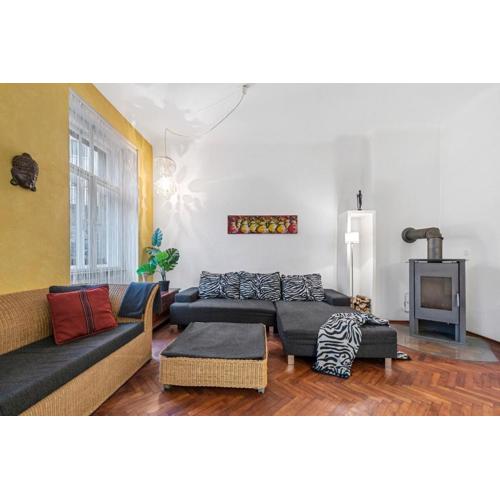 2 Bedroom Vintage Apartment, Garden, near Schönbrunn