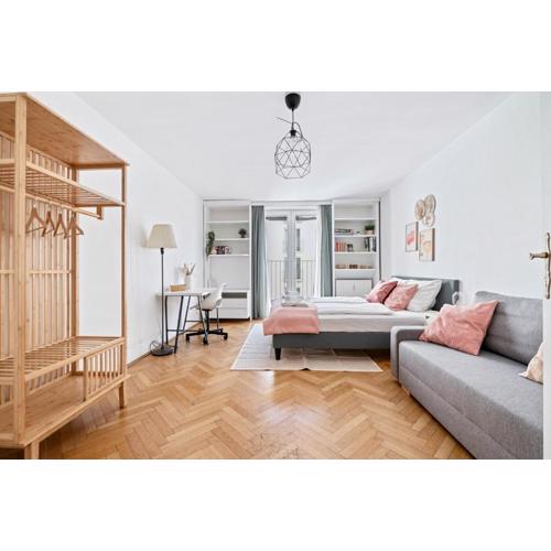2 BR City Apartment in Neubau, 6 min to city center