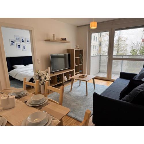 2BR, balcony, central, danube, U6 & S-Bahn - Axara Housing BRN 22