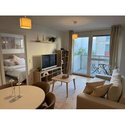 2BR, Danube, Balkon, Central, U6 & S-Bahn - Axara Housing BRN 38