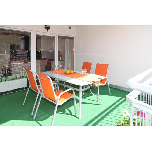 3 rooms Sunny Apartments-Schoenbrunn, 100m2 with balcony