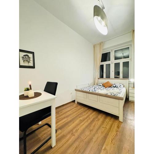 5BR Apartment for 10P 10-Min to Kaufpark Alterlaa