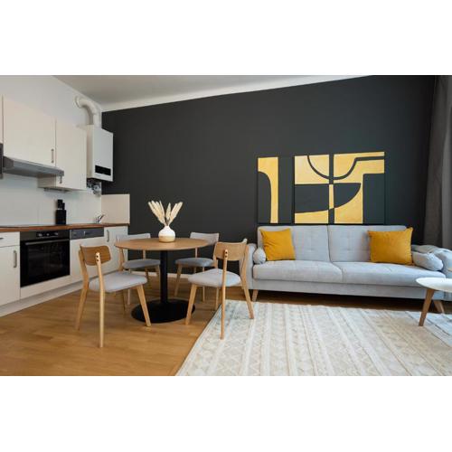 Aesthetic newly renovated apartment located near Belvedere Castle, 15 minutes from Stephansplatz