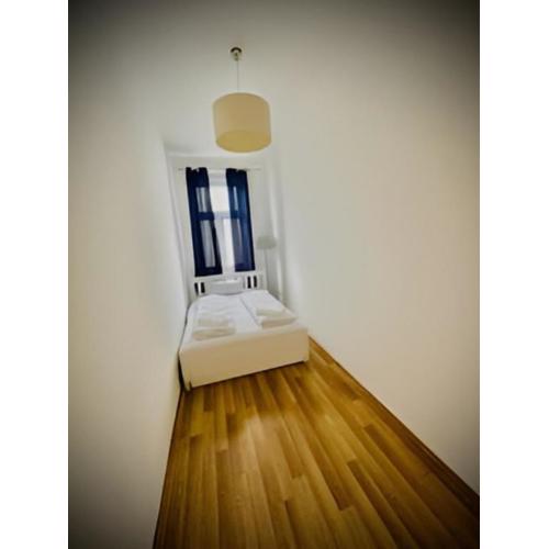 Affordable 2BR Apt, 10 Min from Westbahnhof