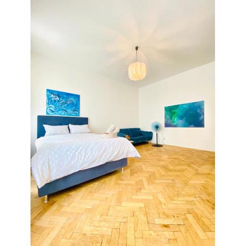 Affordable 2BR Apt, Up to 6P, 4-Min to Stadthalle