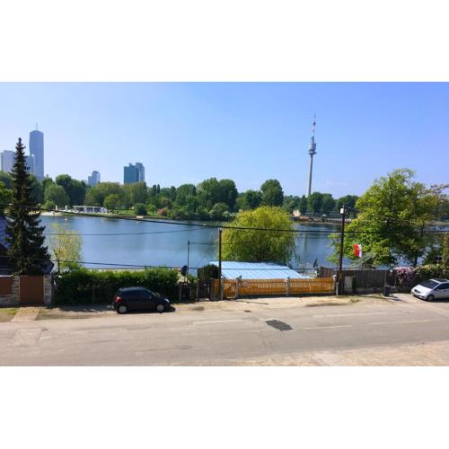 AJO Apartments - Alte Donau Lake or Garden View Balcony Studio - Self-Check-in