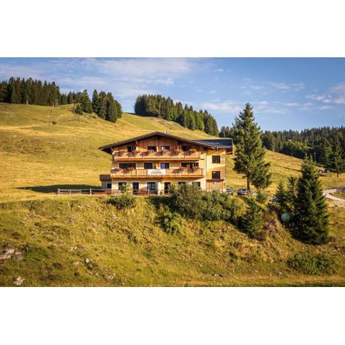 Almhaus Alpenrose Postalm
