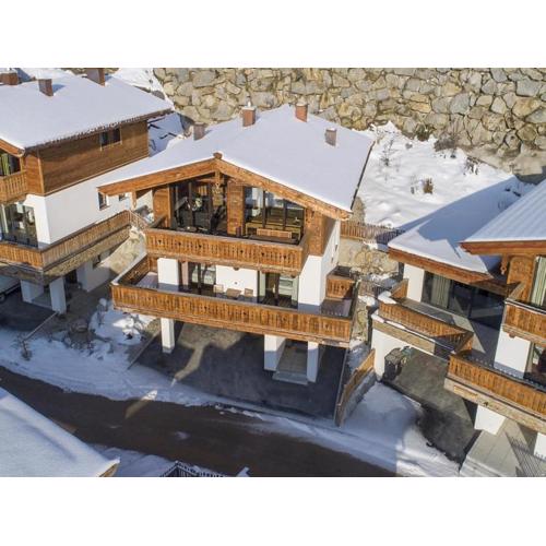 Alpine Chalet with Sauna and Balcony