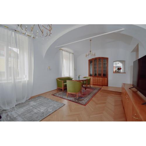 Altbauwohnung in städtischer Ruhelage