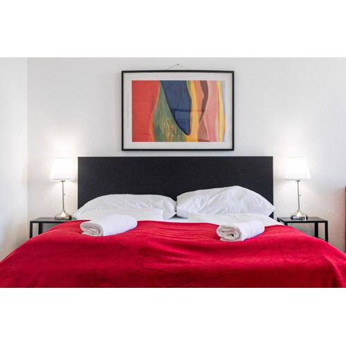 Amazing 2BR Apt Near Downtown