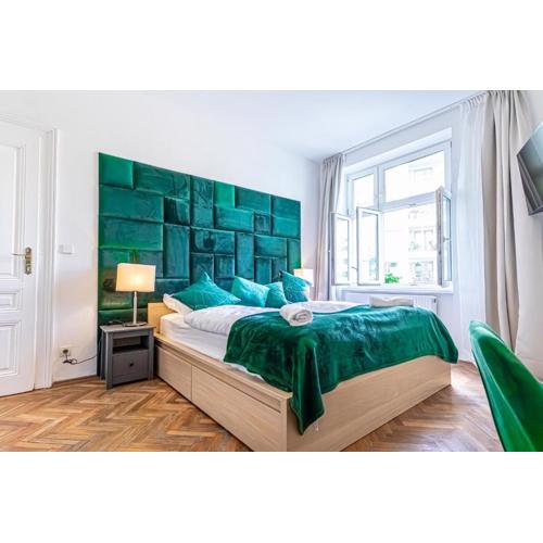 Amazing 3 BR Apt, 15 Min to Landstraße Hub