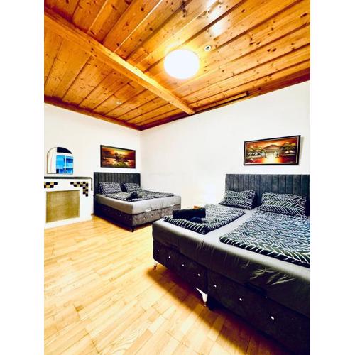 Amazing 4BR Shared Apartment 10 Minute Walk to FAC Platz