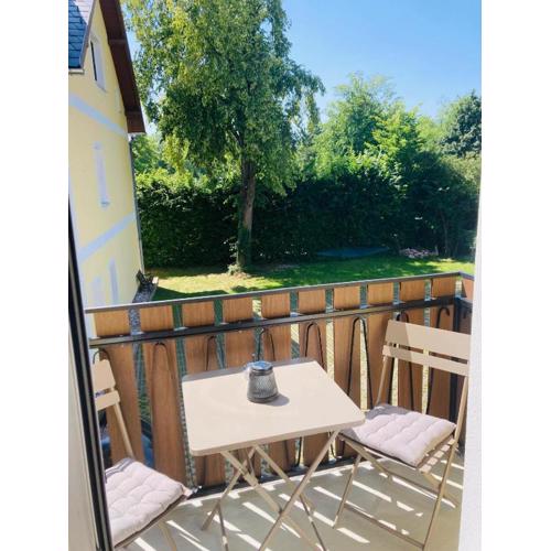 Apartment beim Schloss Ort mit Balkon und Parkplatz