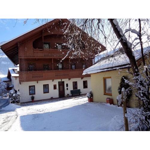 Apartment in Fügen near Hochzillertal Skiing