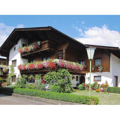 Apartment in Fügen with parking space