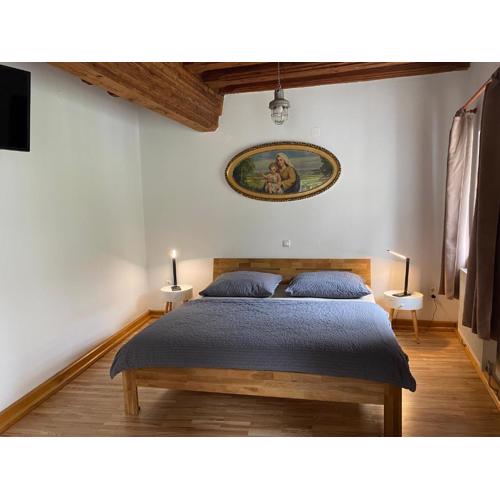 Apartment in Historic Town House