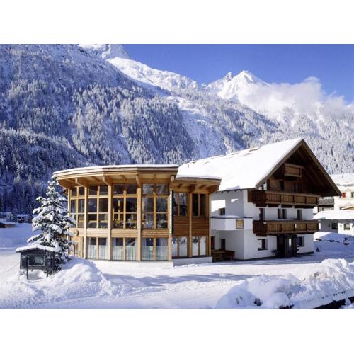Apartment in Huben near Ski Slopes