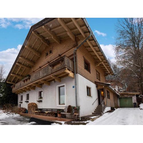 Apartment in Kitzbühel near Ski Lifts