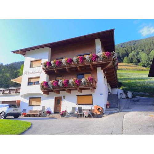 Apartment Winklerhof - Bergblick by Interhome