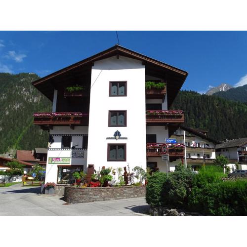 Appartementhaus Mayrhofen by PiaundDirk
