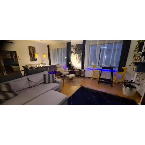 ArtApartment near Stephansplatz Stylish 2 Bedroom with AC