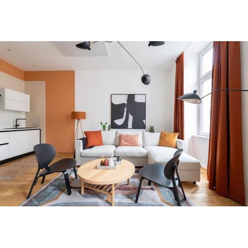 Artful 1BR Suite, City Nearby by HM