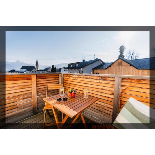 ArVia Living - Ferienwohnung in Altmünster, zentrale Lage, 7 Min Gehweg zum Traunsee, Küche, gratis Parkplatz & WLAN