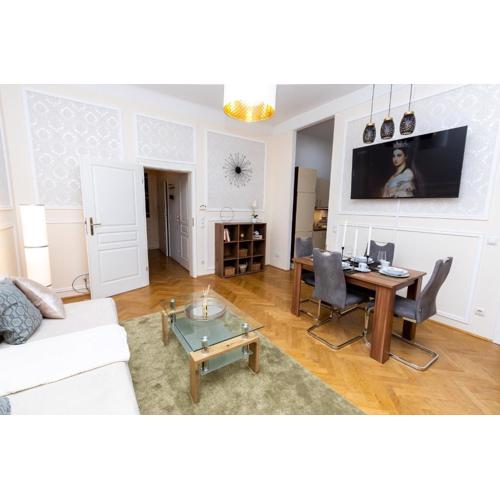 Austrian designed Home close to city centre