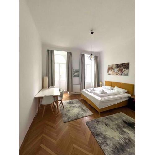Authentic 2-bedroom apartment
