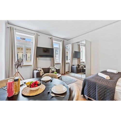 Avío, stylish Studio, smart TV, 2 Beds