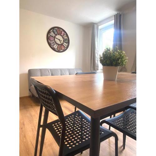 Bergluft TOP 3 Modern Apartment with 2 bedrooms 1 hour from Vienna - Parking & 24 hour Self Check-in