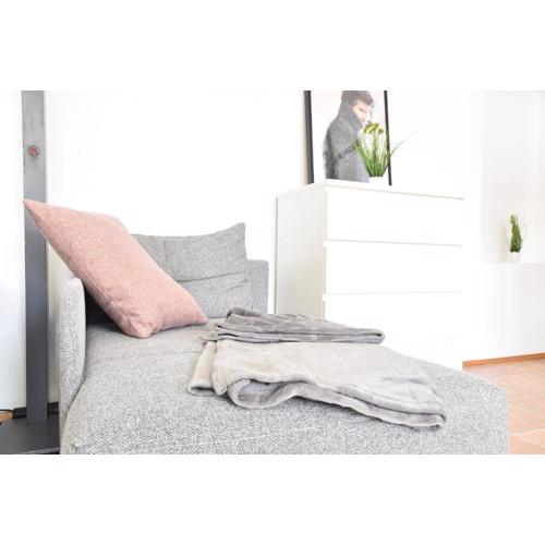 Big Wilten Apartment with free parking- Central and Peaceful