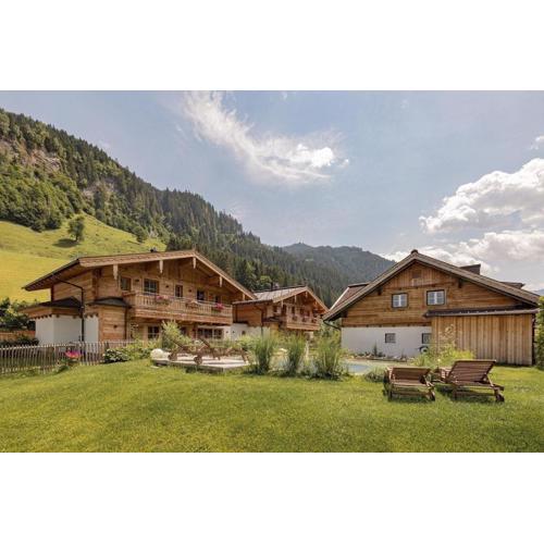 Birnbaum Chalet Kreuzkogel mit Naturbadesee und eingezäunten Garten