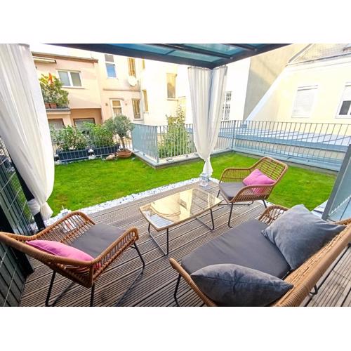 BOSSA CITY Design Apartments