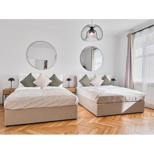 Bright - 3BR - Fast Wifi - At Bus and Tram Station