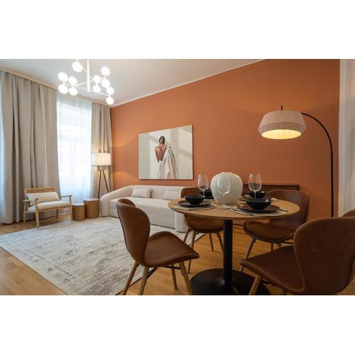 Bright 3-room apartment with a king-size bed