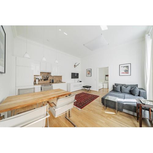 Bright and Central apartment in Classy Area