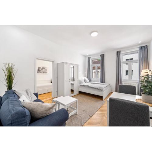 Bright and Quiet Apartments, Just 10 Minutes to U4, U6 and Schönbrunn Palace