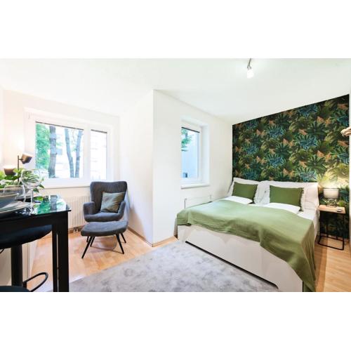 Bright City Apartment Free Parking & 2 Min to Subway