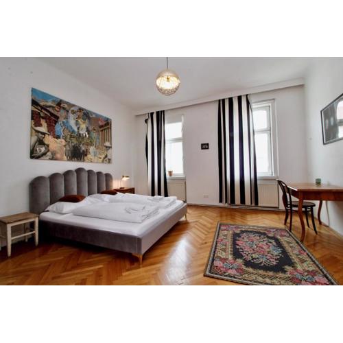 BRIGHT ELEGANT FLAT in Center