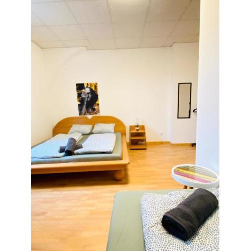 Bright & Spacious 3BR Apt with Direct City Access