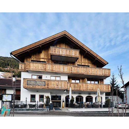 Burgstadl Aparthotel & Restaurant