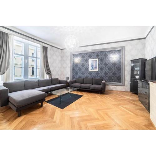 Carlton Suites