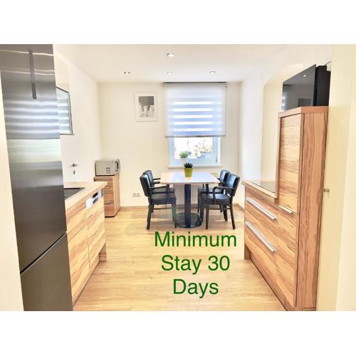Central 4 Room Apartment MINIMUM STAY 30 DAYs