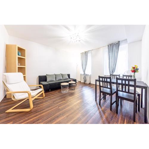 CENTRAL & AFFORDABLE by JR City Apartments