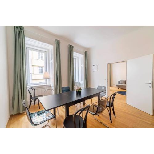 Central Apartment I Chic and Bright Accommodation