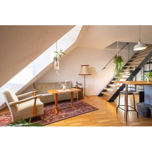 Central Art Maisonette