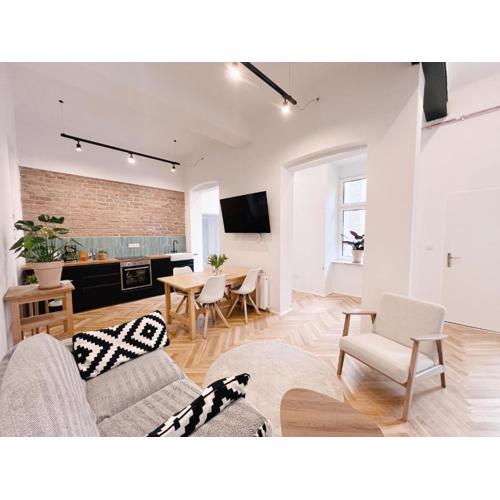 Central Loft Apartment near Belvedere Castle