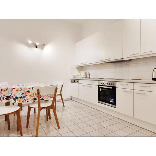 Central Mariahilfer Apartment 4 min to the city shopping center and Schönbrunn Palace
